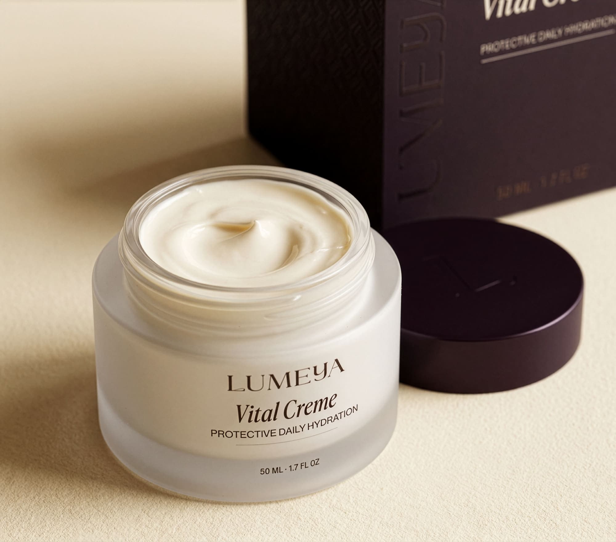 Lumeya, cream jar open