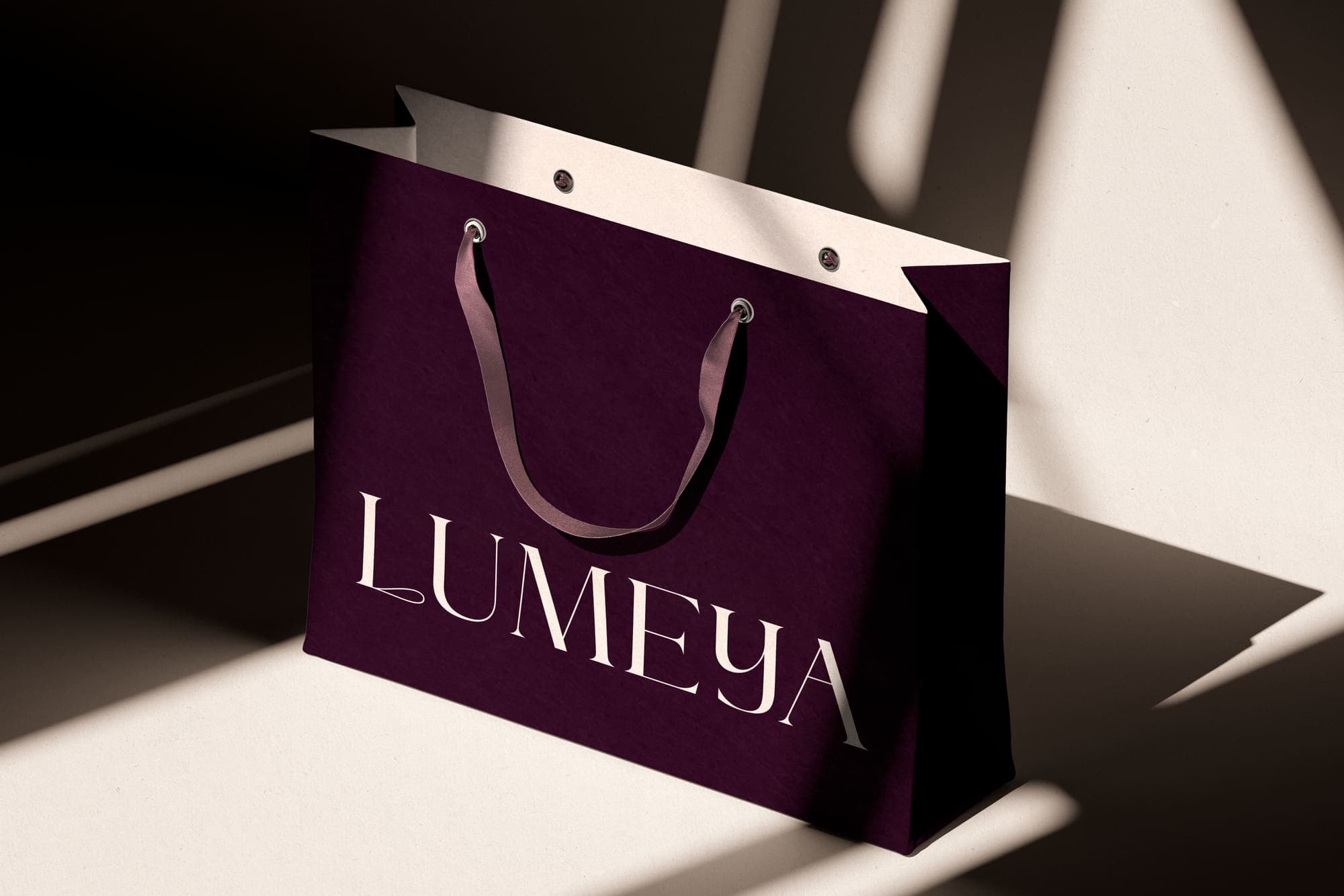 Lumeya, shopping bag